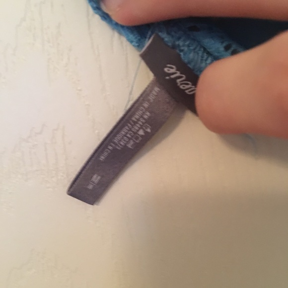 2 Medium sized aerie bralettes - Picture 3 of 6